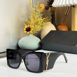 Lunettes de soleil pour femmes été 119 style populaire anti-ultraviolet rétro plaque carrée grand cadre invisible lunettes Whit Box 119 modèle