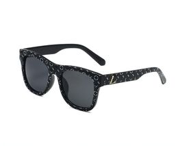 Lunettes de soleil pour femmes été yeux de chat style anti-ultraviolet rétro bouclier lentille plaque carré plein cadre mode lunettes aléatoire V8896