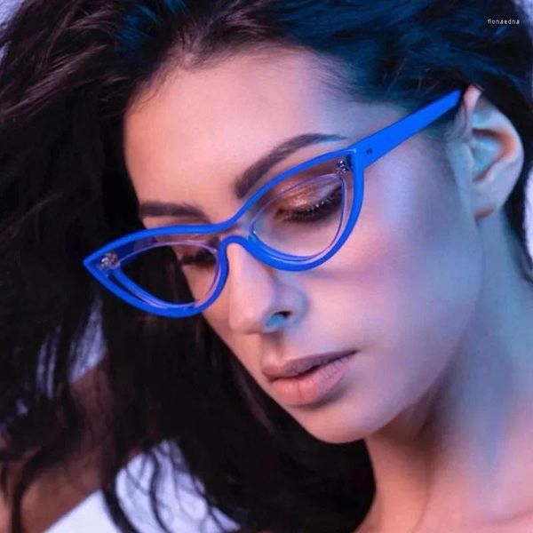 Lunettes de soleil Frames Blue Lumières Lumières Femmes Cat Eye Eyeglass Transparent Computer Clear Spectacles petites dames ovales