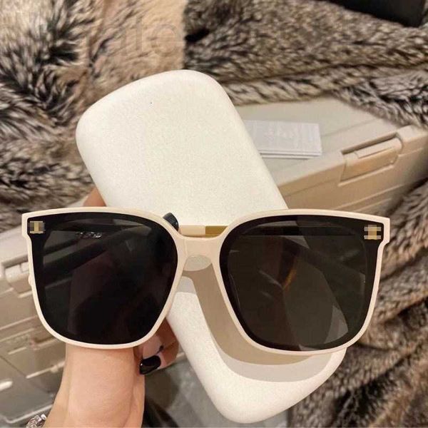 Gafas de sol Monturas designernet rojas con el mismo temperamento Mujeres que conducen gafas anti UV delgadas con montura grande Tiktok transmisión en vivo PP1V