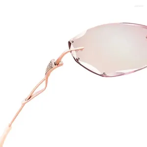 Zonnebrilmonturen Elegante optische bril Randloze titanium lichtbril Mode-brilmontuur Dames Diamant bijgesneden stenen Kristal