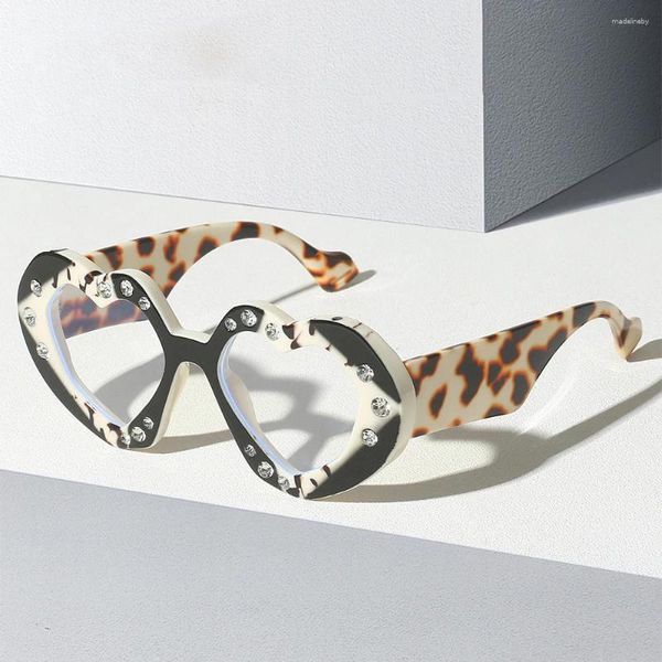 Lunettes de soleil Cadres Mode Amour Coeur En Forme De Diamant Inlay Lunettes Cadre Femmes Tendance Double Couleur Irrégulière Grand Anti Lumière Bleue