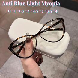 Zonnebrilmonturen Mode Vintage Gradiënt Brillen Voor Bijziendheid Anti Blauw Licht Bijziendheid Unieke Witte Benen Kat Bril Frame 231005