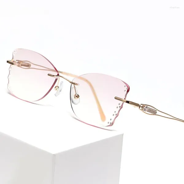 Marcos de gafas de sol Lente rosa degradado Filtro de miopía Gafas de luz azul Diamantes Estilo mariposa Ahueca hacia fuera Mujeres con computadora graduada