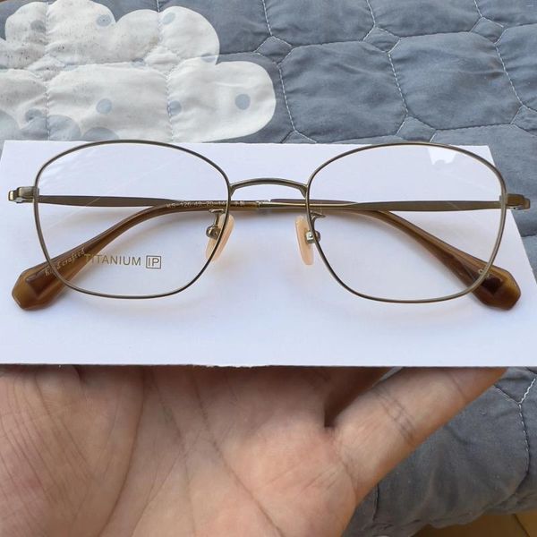 Marcos de gafas de sol Gafas de titanio puro hechas a mano japonesas para hombres y mujeres se pueden equipar con lentes de miopía ultraligeras