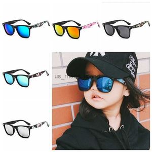 Lunettes de soleil Frames Kids Camouflage Lunettes de soleil Baby Military Goggles Lunettes Girls Boys Miroir Eyewear Flat Shark Enfant Lunes 2022