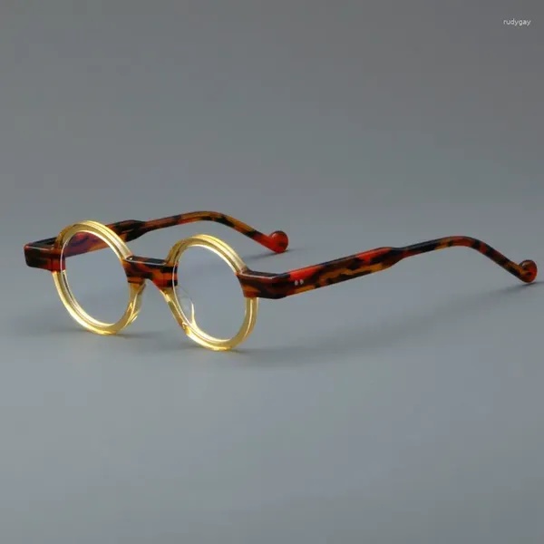 Les lunettes de soleil encadrent la plaque de personnalité hipster de petites verres ronds de la plaque de personnalité hipster peuvent être assortis avec des degrés.