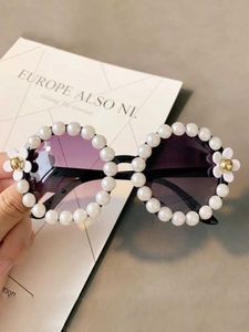Lunettes de soleil Magnifiques lunettes de soleil rondes pour femmes cristal diamant perle lunettes faites à la main UV400 lentille miroir design floral lunettes de soleil d'été J240202