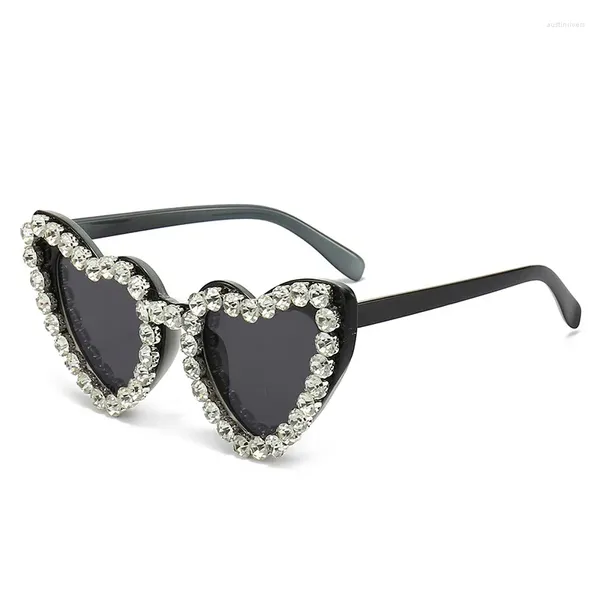 Lunettes de soleil coeur cadre paillettes diamant cristal Designer Style femmes UV400 lunettes de soleil mode Sexy dames strass lunettes