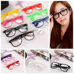 Zonnebril Hot Zonnebril Unisex zonnebril Klinknagel Zonnebril Retro Kleur Unisex Punk Geek Stijl Heldere Lens Bril LJB15257