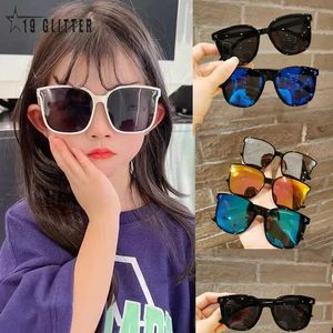 Lunettes de soleil Ins Enfants Eyes Cat Lunettes de soleil Lunes carrées Sangle Girl Garçon Élégants Lunets Étudiant Lunettes Eyes Shudes Party Partye Eyewear UV400 240423