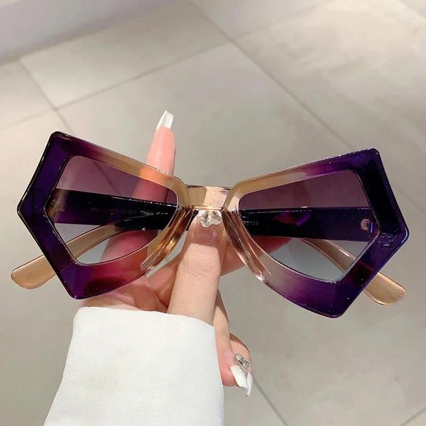 Lunettes de soleil Kammpt Butterfly Cat Eye 2024 dans Fashion Candy Color Gradient Femmes Nombres Élégants Cornifères de Brand Original Eyewear