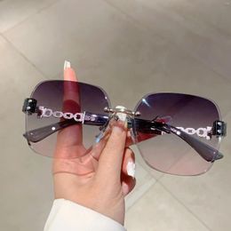 Zonnebrillen kammpt oversized randloze kettingpoten vintage mannen stijlvolle mode vrouwelijke tinten ontwerper brillen brillen