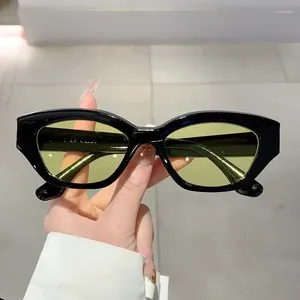 Zonnebril KAMMPT Y2k Cat Eye 2023 Koreaanse stijl Candy Color Dames Shades Ins Stijlvol merkontwerp UV400 Gradient Eyewear