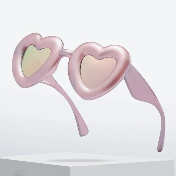 Gafas de sol KLASSNUM Forma de corazón Mujeres con estilo Vintage Marco inflado Sombras Diseñador Lindo Viaje UV400 Gafas