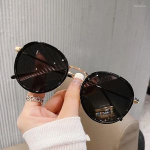 Lunettes de soleil style coréen lunettes de soleil pour homme femme forme ronde UV400 protection hommes élégant femme lunettes de soleil