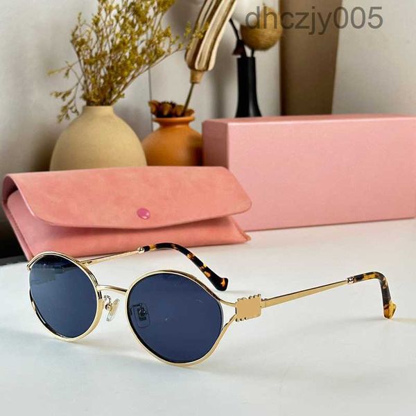 Lunettes de soleil Mesdames Designers Smu52y Mu Femmes Creative Metal Cadre Miroir Jambes 54-21-145 Marque Lunettes Factory Exclusive Store avec boîte d'origine ZZSF U38B