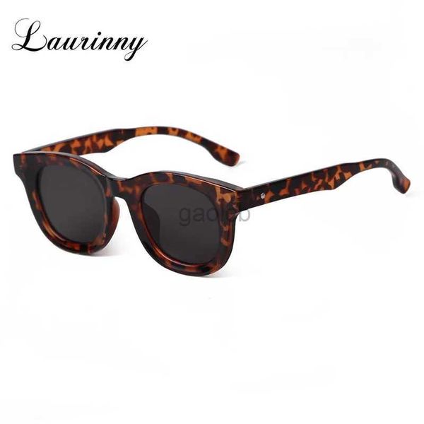 Lunettes de soleil Laurinny Fashion Small Square Sunglasses Sungases Designer Luxury Femmes Rétro Clear Ocean Lens Shades UV400 Men Punk Cat Cat Eye Sun Glasseur 24412