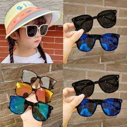 Zonnebrillen ldren zonnebril 2024 mode vierkant kindervierkingen zonnebrillen jongens en meisjes vierkante bril baby reisglazen 6 kleuren H240508