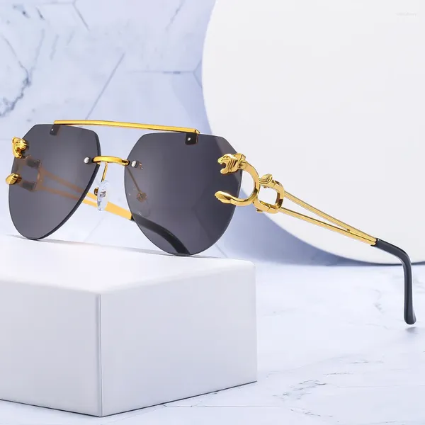 Lunettes de soleil léopard tête mode hommes femmes marque designer vintage lunettes de soleil mâle métal cadre rétro extérieur nuances