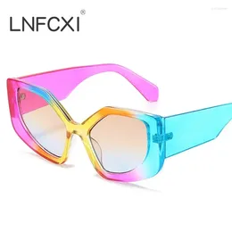 Gafas de sol Lnfcxi Rainbow Polygon Polygon Cat Eye Women Colorido Gradiente de gradiente Uv400 Retro Tendencias Men Gafas Sun