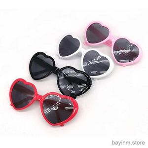 Lunettes de soleil Love Heart Shape Lunettes de soleil Femmes PC Frame Lumière Changement Love Cœur Lents Colorful Sun Suns Femme Red Rose Shades Magic