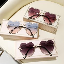 Gafas de sol Love Heart en forma de mujer Diseño de marca 2022 MARCO DE CATO DE CATO DE CORRIMIENTO 90 Sun Glases Clear Lens Gradient Shades Regalo S335 2644