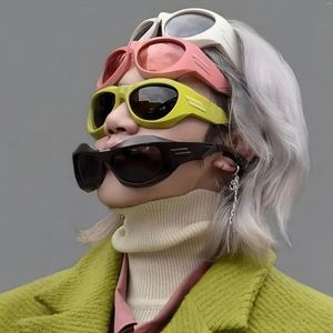 Gafas de sol de marca de diseñador de lujo 2023 verano Y2k estilo Punk de moda para hombres gafas de protección UV de tendencia para mujeres venta
