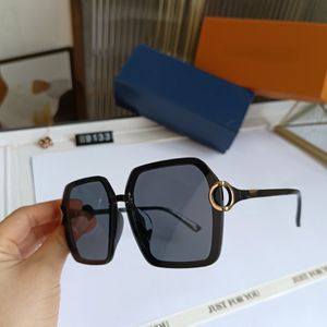 Zonnebrillen luxe ontwerper L Trendy Women Sunglass v Summer Fashion Polygonal Square Men Glazen hoge kwaliteit van hoge kwaliteit