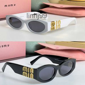 Lunettes de soleil de luxe Miu Femmes Designer Plaque ovale Verres trempés Personnalité des hommes HandsomerazlWNLW