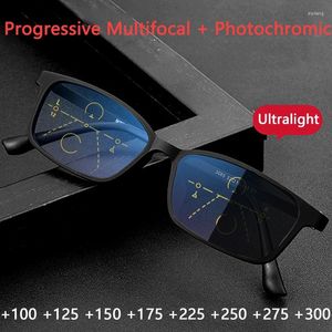 Zonnebrillen Men Pochromic Multifocale leesbril Blokkeren schadelijke stralen optiekbescherming Women TR90 Ultralight Titanium legering