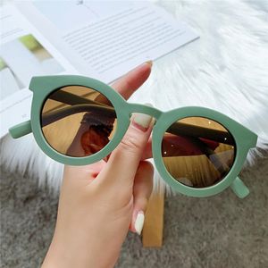 Lunettes de soleil hommes Femmes Matte Candy Couleur Round pour adulte Mignon Cartoon Eyewear Oculos Gafas de Solsunglasses 309t