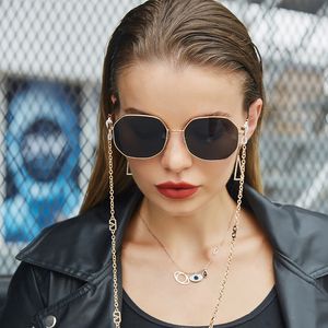 Zonnebril Mannen Vrouwen Punk Zonnebril Merk Designer Retro Legering Polygon Luxe Shades met Een Ketting Lanyard 230717