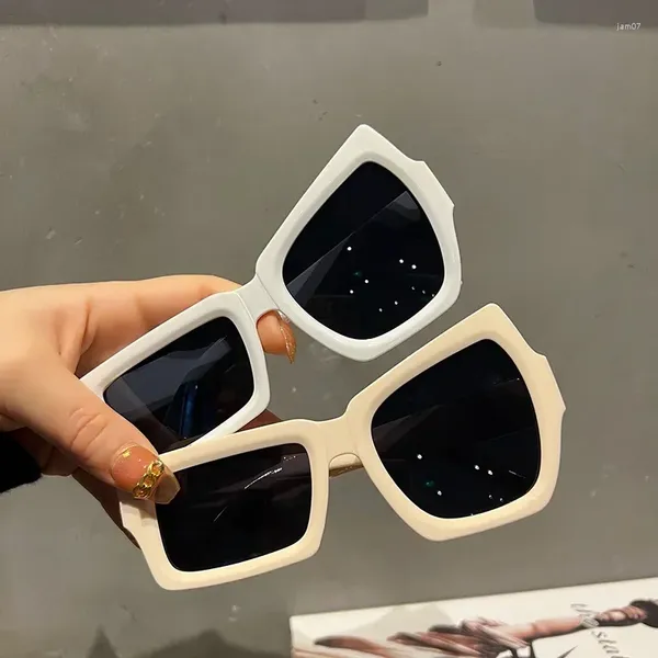 Gafas de sol Hombres Mujeres Retro Irregular Gafas modernas 2023 Diseñador único para la marca de moda Cuadrado de gran tamaño