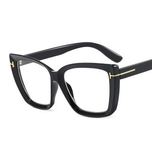 Zonnebril Metaal T Versierd Kleur Clash Zonnebril Platte zonnebril 11 kleuren Cat Eye Frame voor dames Heren Designer Vierkant Dames Shades voor de zomer