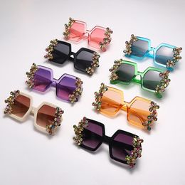 Zonnebril Mosengkw Luxe Kleurrijke Kristallen Vrouwen Vierkante Oversized Mode Trendy Schaduw Brillen