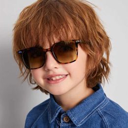 Zonnebrillen Nieuwe Fashion Drive Square Elden Zonnebril voor jongens en meisjes 2023 Hoogwaardige trend Product Cute Baby Oculos Baby UV400 H240508