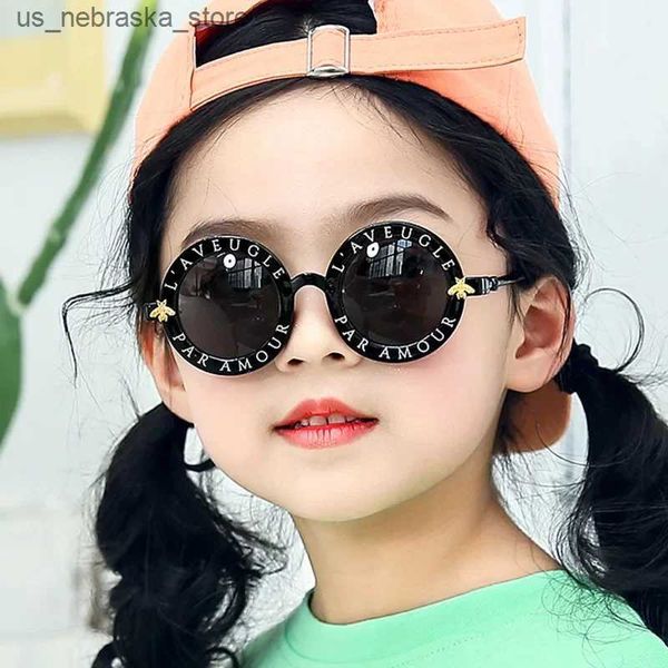 Lunettes de soleil Nouvelles modes de créateur de marques pour enfants rondes Bérons et filles Baby Outdoor Goggles Sun Visors Q240410