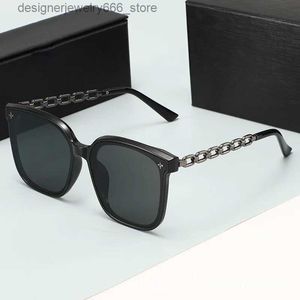 Zonnebrillen Nieuwe Small Frame Square zonnebrillen voor vrouwelijke merkontwerper Fashion zonnebril voor mannen Outdoor Driving Glazen UV400 OCULOS DE SOL Q240425