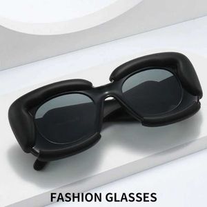Gafas de sol New Womens Fashion Square Men personalizados Fotografía callejera de la calle Gafas de protección UV al aire libre UV400 gafas H240429