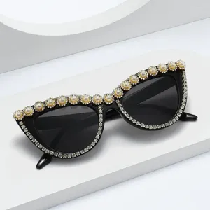 Gafas de sol NYWOOH Moda Diamante Mujeres Flor personalizada Ojo de gato Gafas de sol Mujer Anti Marco de luz azul