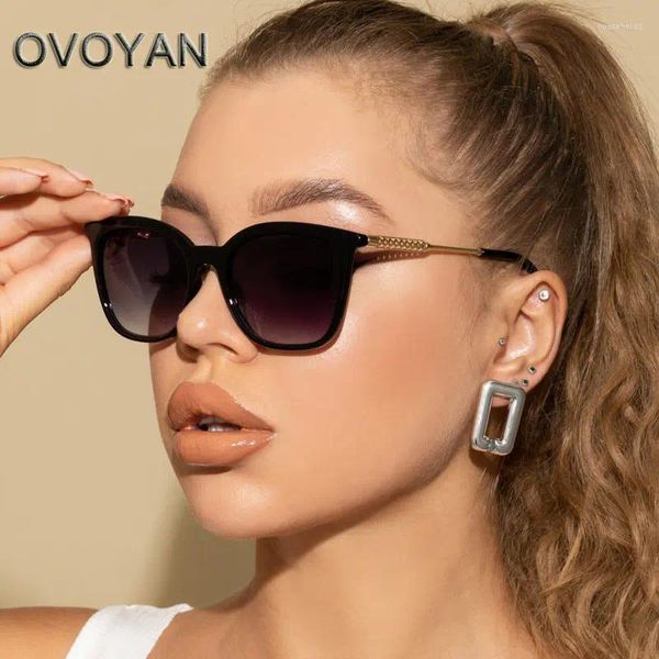 Gafas de sol OVOYAN Vintage Square Mujeres Moda Gafas redondas para mujeres / hombres Simple Metal Hollow Eyeglasses Lentes De Sol Mujer