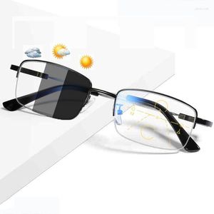 Gafas de sol Pochromic Gafas de lectura Hombres Mujeres Progresivo Multifocal Marco de titanio Presbicia Anti Luz Azul Flexible