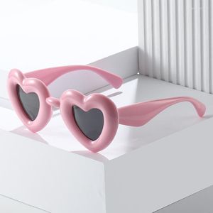 Zonnebrillen Punk Hip Hop Party Love Heart Form Women Fashion zonnebril Schaduw Candy Color brillen Eyewear 2023