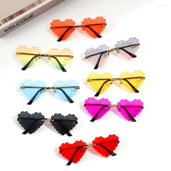 Lunettes de soleil Rave Party UV400 Protection lunettes Vintage nuances pour femmes cadre en métal lunettes de soleil en forme de coeur