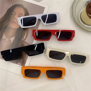 Lunettes de soleil Rectangle Frame Fashion Lunettes de soleil pour homme et femme Retro Vintage Designer Shades Glass Women Man Car Driving 230717