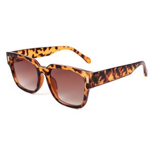 Gafas de sol Retro de gran tamaño con montura cuadrada para mujer, gafas de sol con montura gruesa y estampado de leopardo, gafas de sol tipo ojo de gato J240202