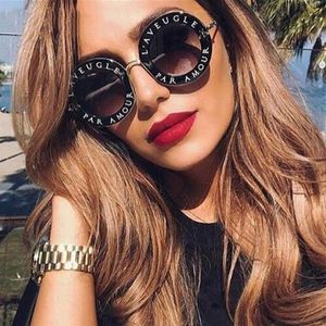 Gafas de sol Retro Redonde Mujeres Diseñador Marco de abejas Círculo Sol Fashion Eyewear femenino Oculos de SolsunglassessessungLasses2654