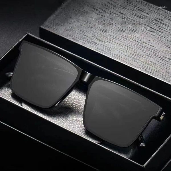 Lunettes de soleil rétro Vintage Square Femme Femme Designer Brand Black Cool Men Sun Glasses UV400 Nuances Protection des lunettes