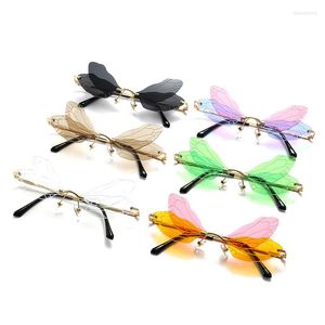 Zonnebrillen Randloze onregelmatige Dragonfly Wing Fashion Trend -bril Vintage Clear Ocean Lens Eyewear UV400 Sun Glazen Tinten